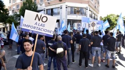 El déficit comercial de agosto fue el segundo más grande de la historia