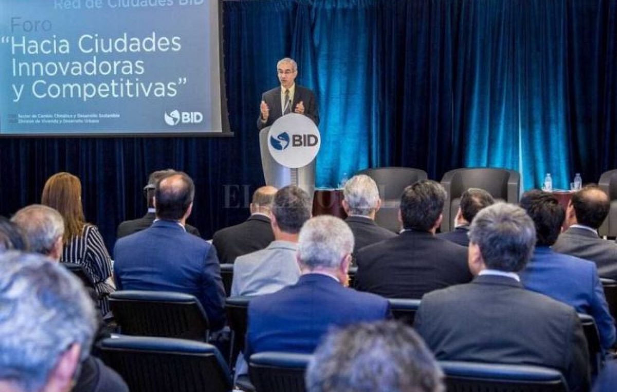 El intendente de Santa Fe participa en Washington de un foro sobre ciudades innovadoras