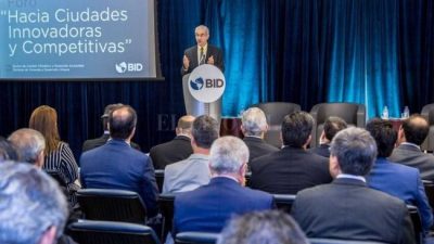El intendente de Santa Fe participa en Washington de un foro sobre ciudades innovadoras