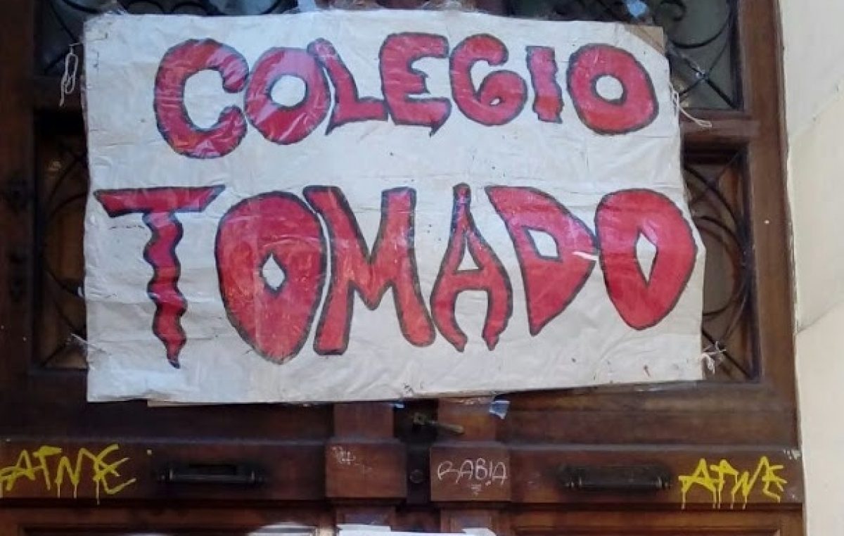 Ya son 28 los colegios tomados en rechazo a la reforma educativa
