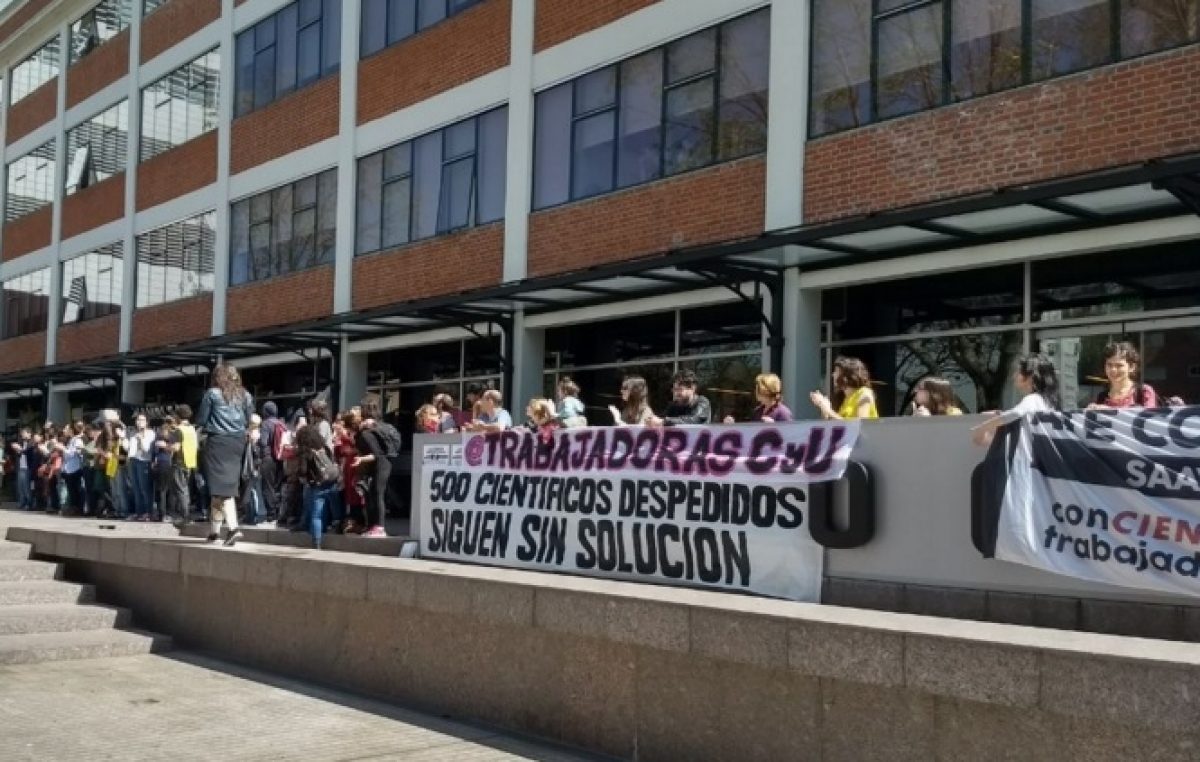 Conicet: los becarios excluidos continúan con «la toma pacífica» del edificio