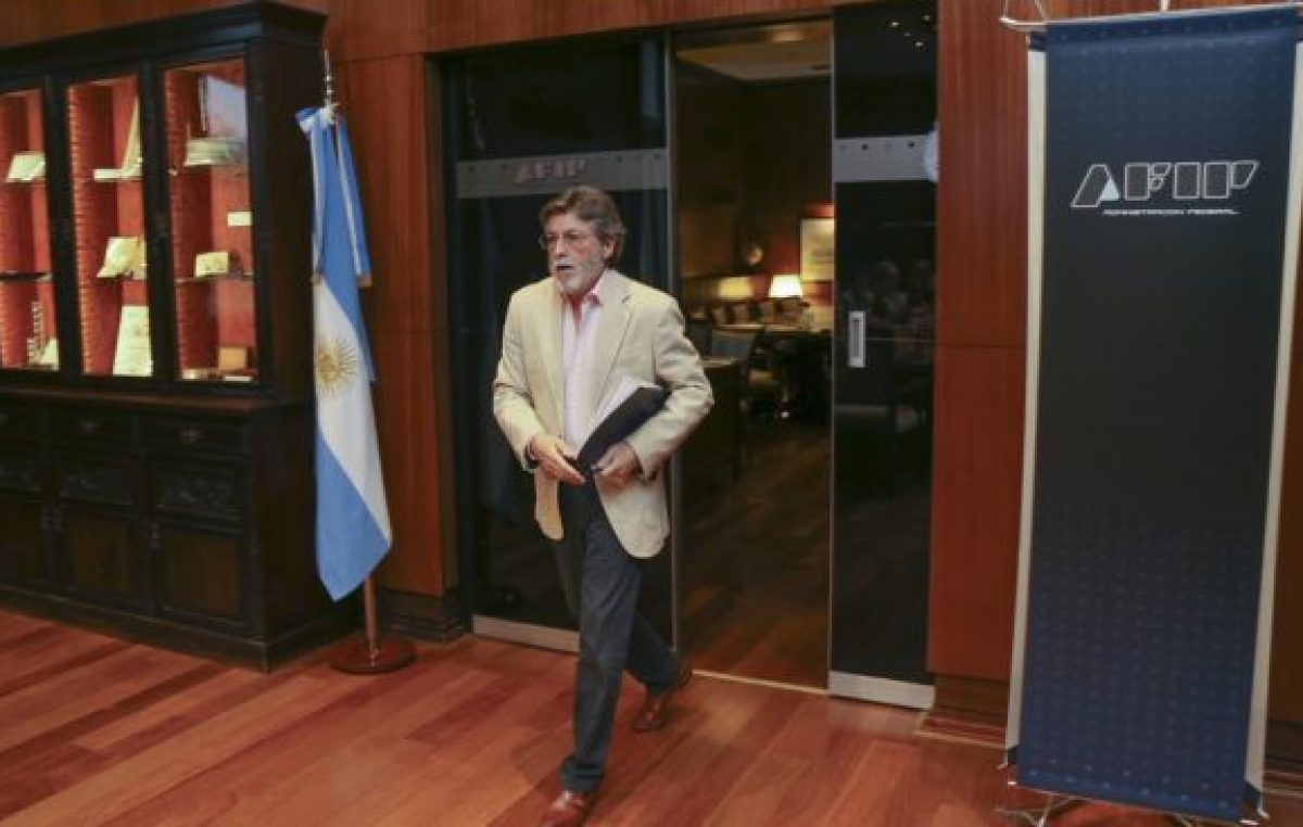 Si se blanquea al lado de Macri, que no se note