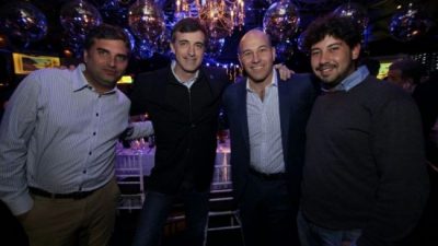 Críticas al intendente de Quilmes, de fiesta y «recaudando» mientras se inunda el municipio