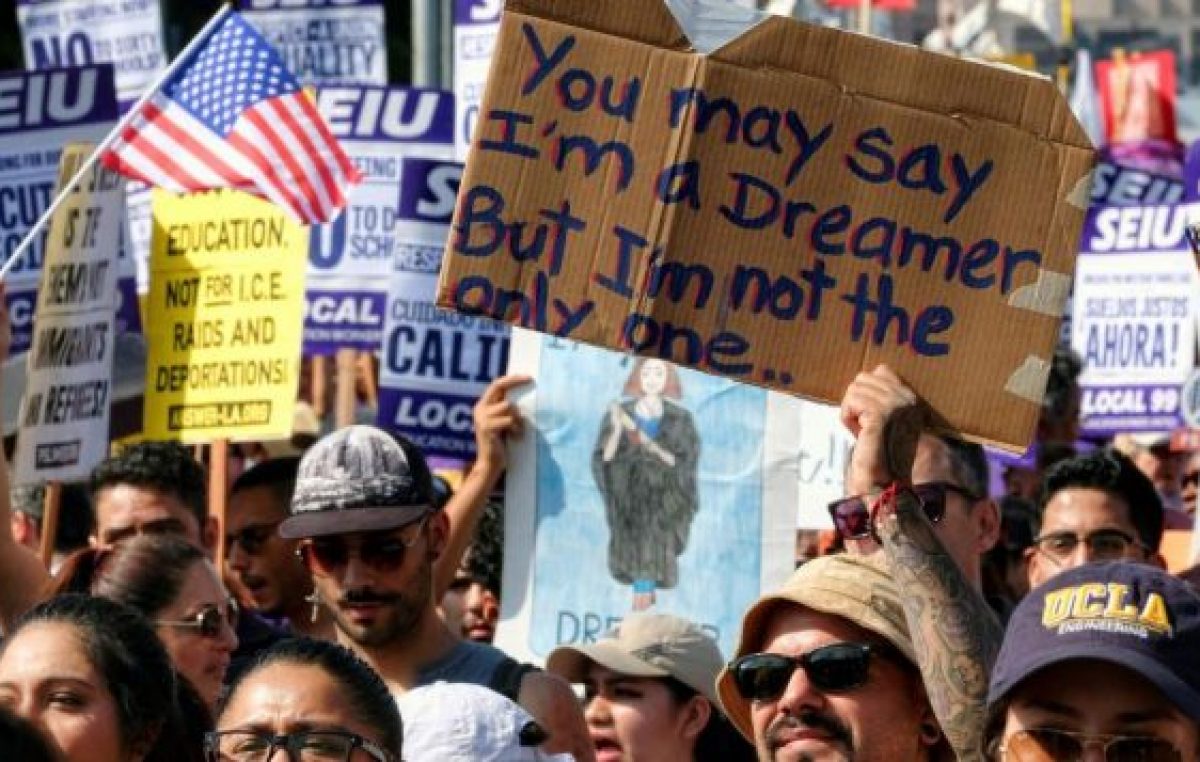 Trump puede hoy convertir en pesadilla el sueño de miles de jóvenes de EE.UU.