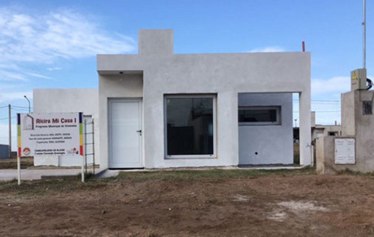 En Alcira, otras 12 familias recibieron las llaves del plan municipal “Mi Casa”