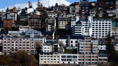 Los edificios de Bariloche le pelean protagonismo al cerro