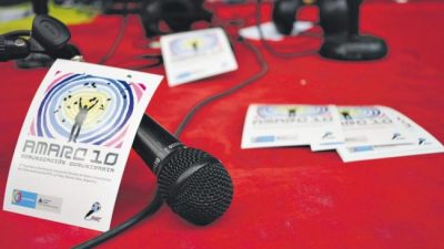 Medios comunitarios contra las cuerdas
