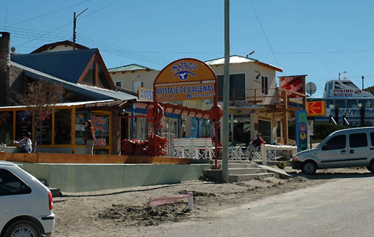 El Municipio de Puerto Pirámides tiene embargado hasta el camión de basura