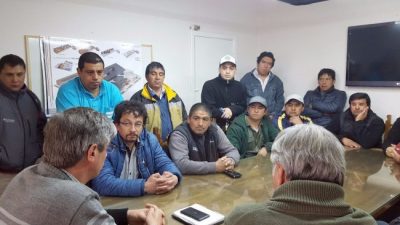 Esquel: Ongarato encabezó reunión paritaria y este jueves firmaría acuerdo con el SOEME