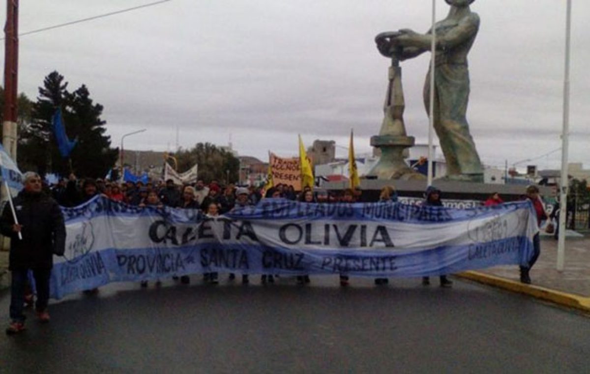 Post elección: municipales de Caleta reclamaron por sus sueldos