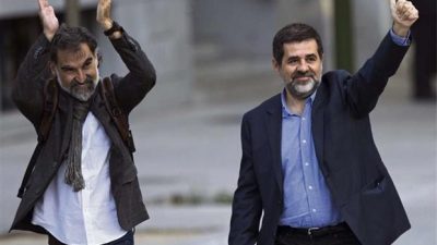 Subió la tensión entre España y Cataluña por la prisión de dos separatistas