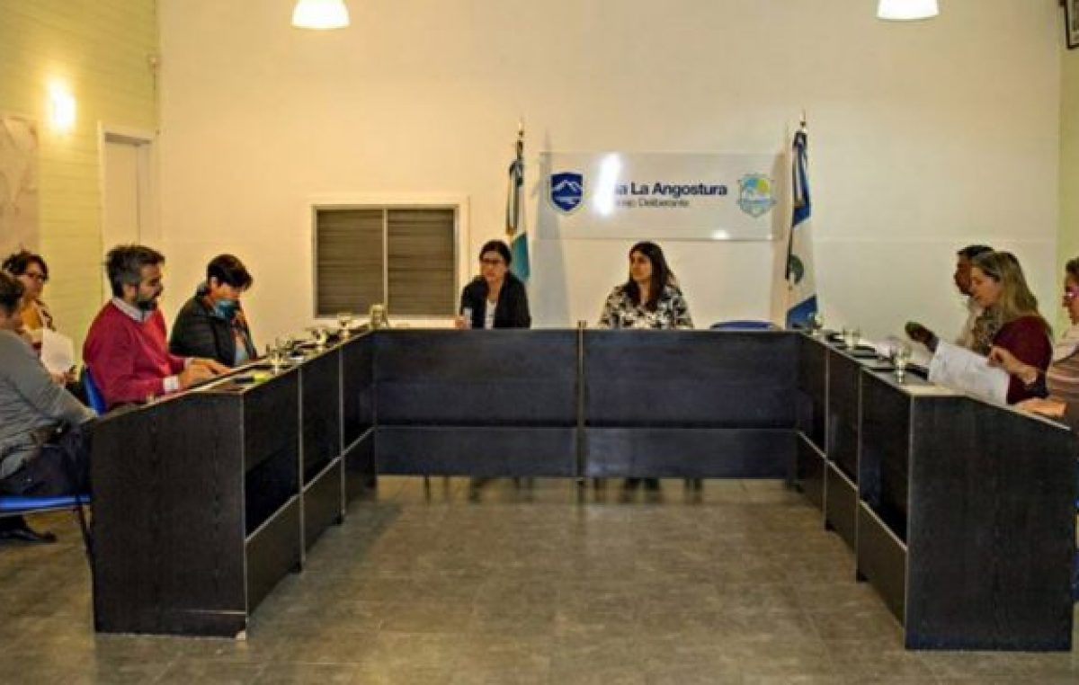Vetan horas extra a los funcionarios de La Angostura