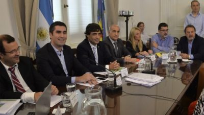 Buenos Aires: Lacunza defendió el Presupuesto, pero la oposición alerta por “avance sobre autonomías municipales»