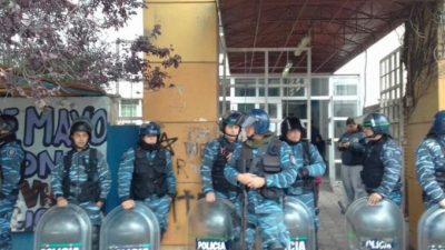 Violenta represión en Mar del Plata contra familias que tomaban sede de Desarrollo Social