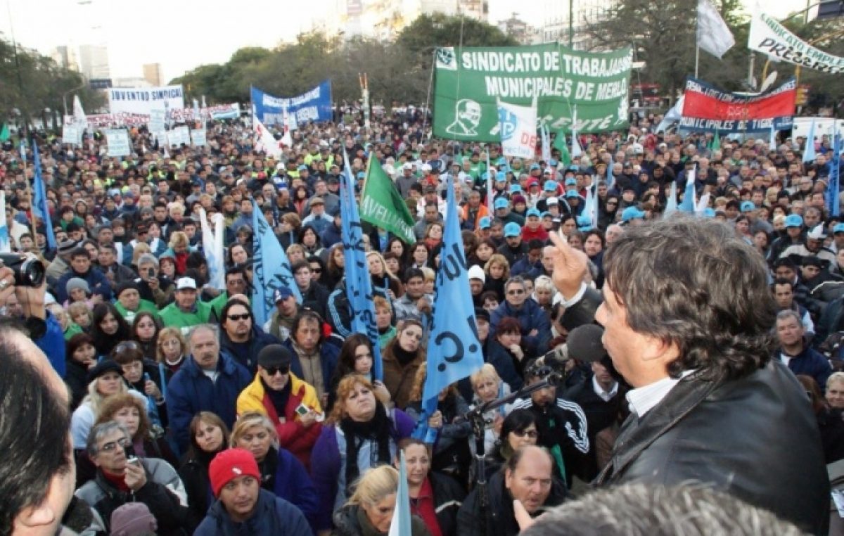A tres años de la aprobación de la Ley de Paritarias Municipales bonaerenses : un reclamo que duró 20 años