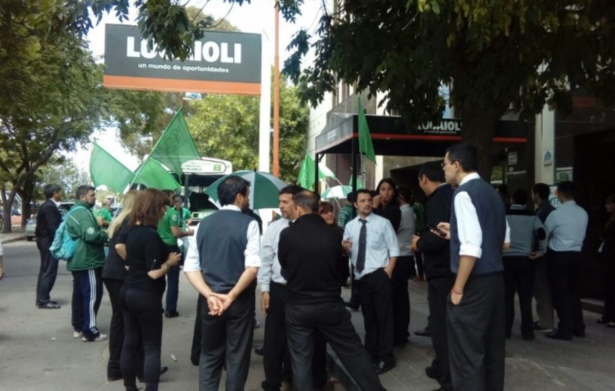 Ola de despidos en empresas de Buenos Aires : Las importaciones ahogan a las PyMES