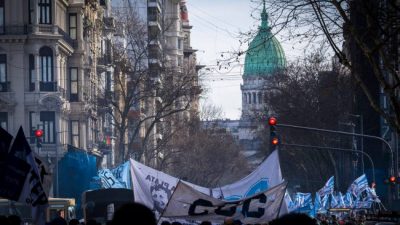Municipales de Santa Fe se movilizan contra las reformas laboral, previsional y tributaria