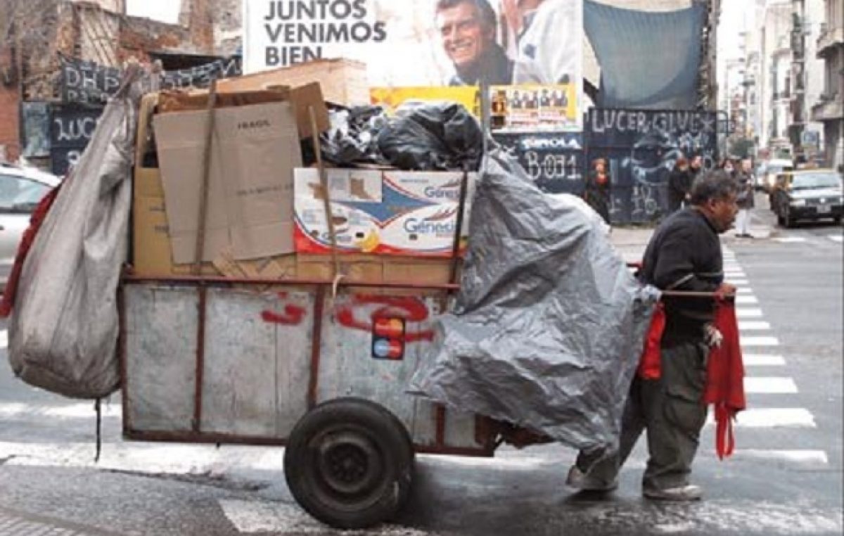 Alarmantes números del INDEC: una familia necesitó $15.676,56 en octubre para no caer en la pobreza