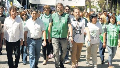 Una marcha en rechazo al paquete de reformas