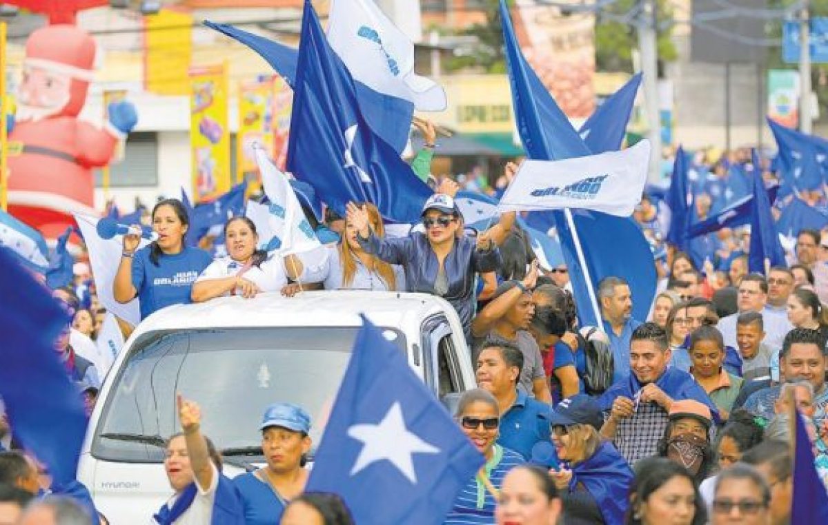 En Honduras siguen contando los votos