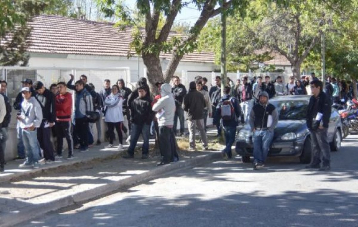 La odisea de los sin trabajo en Neuquén