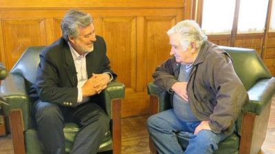 Pepe Mujica en cierre de campaña de Guillier
