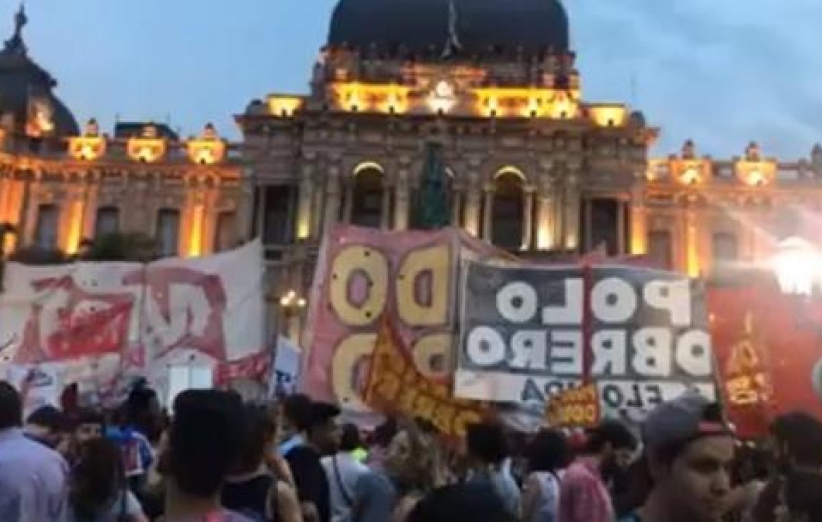 Realizaron un ruidazo en Tucumán contra las reformas de Cambiemos