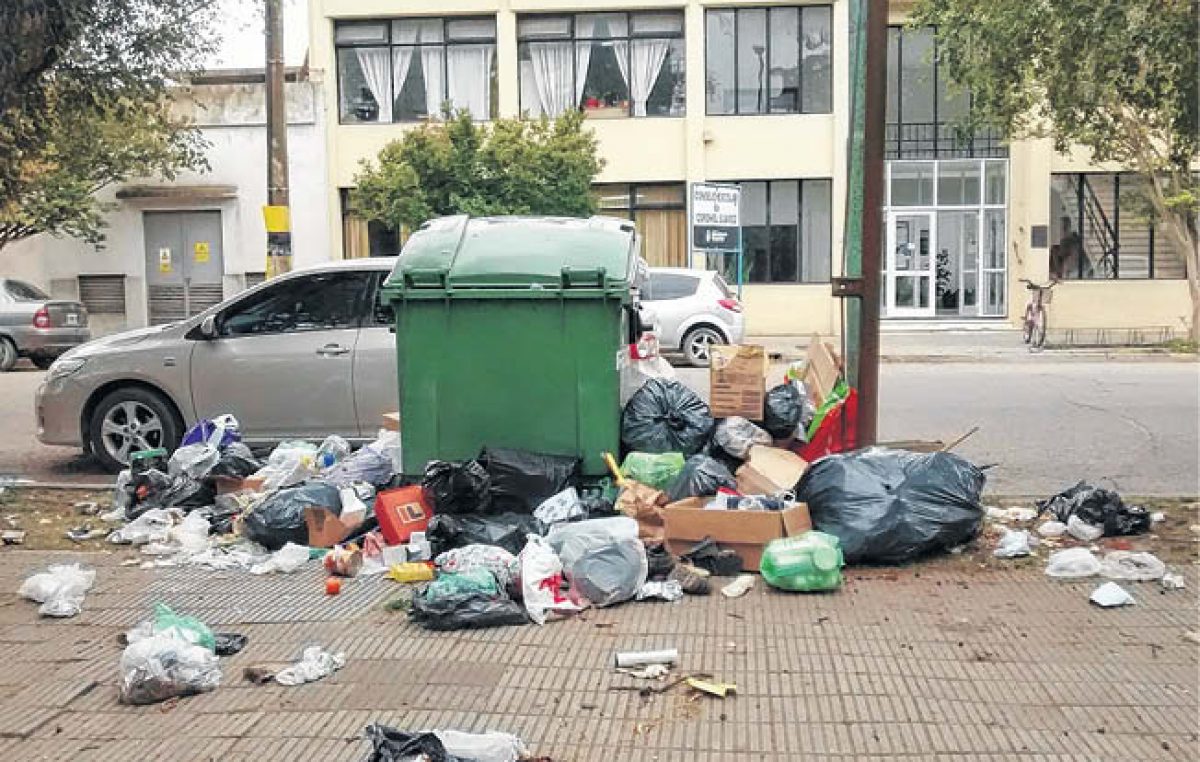 Suárez: el intendente ordenó que sean descontados los días de paro