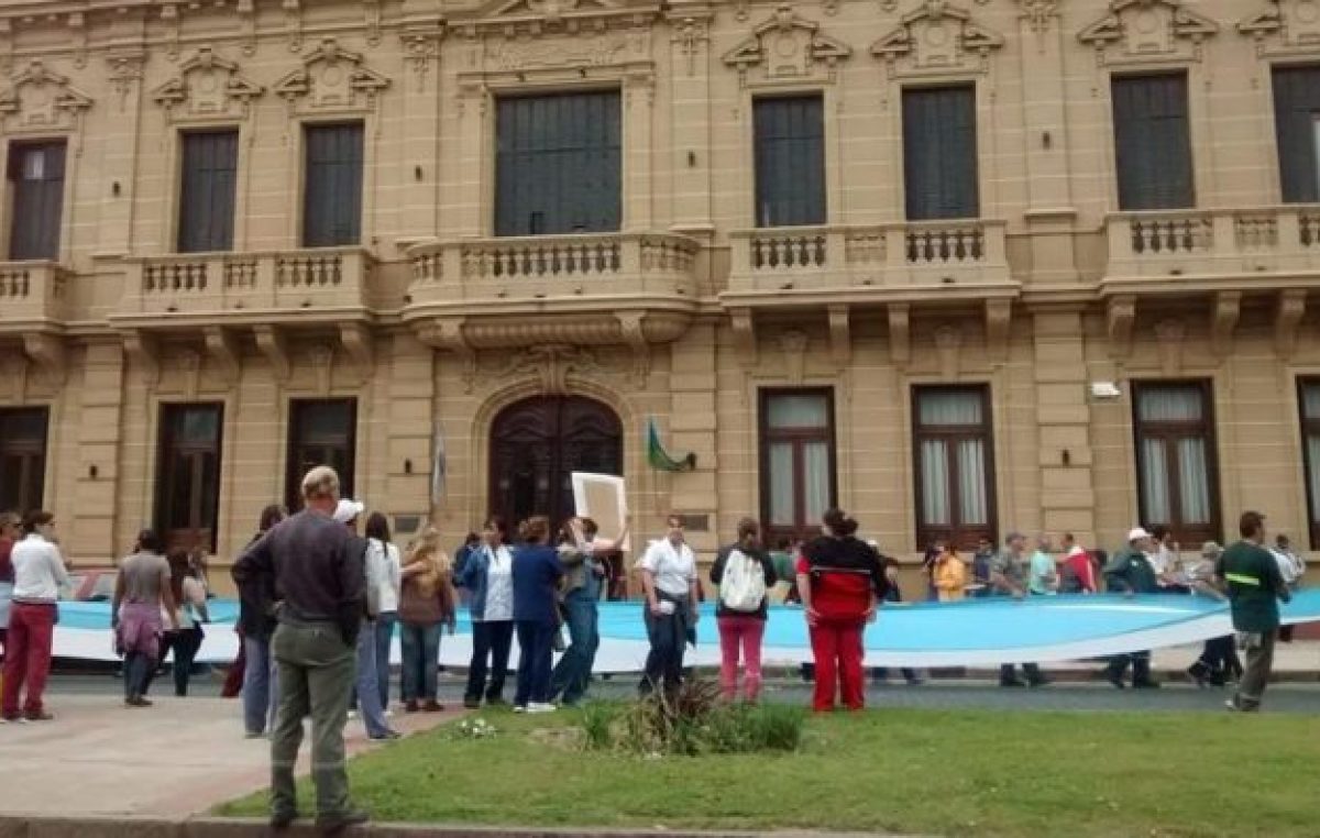 Suárez: Trabajo dictó la conciliación obligatoria para los municipales