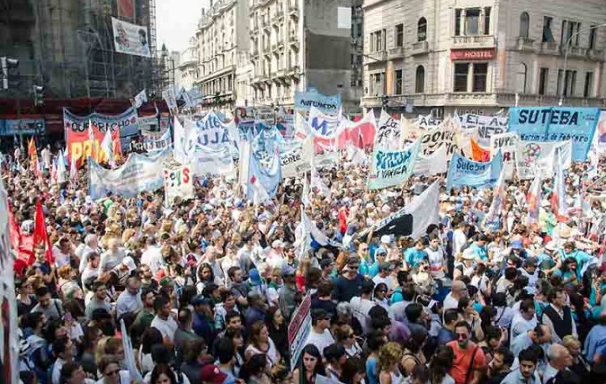 En el marco de un paro nacional, esperan masiva marcha en contra de las reformas del gobierno
