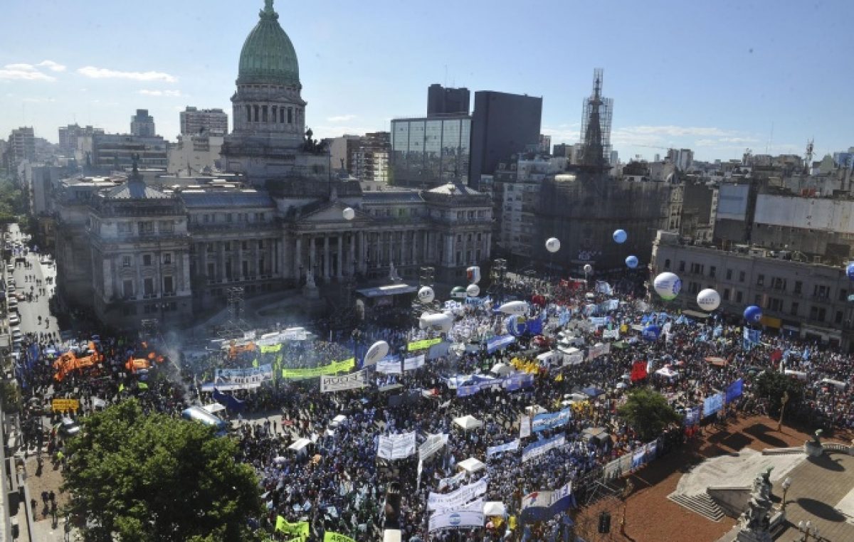 El Gobierno adelanta la sesión para sancionar las reformas de Macri; la CGT y CTA van al paro