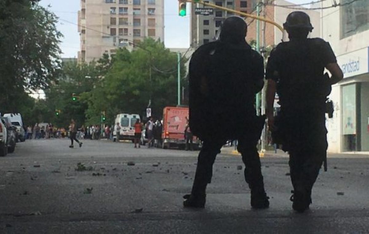 Neuquén: brutal represión policial contra los trabajadores de la salud