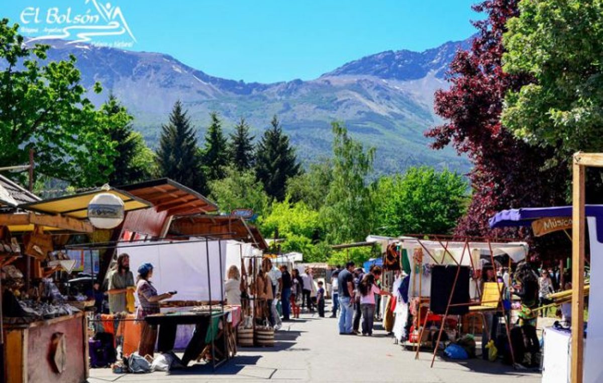 500 familias viven de la feria artesanal de El Bolsón