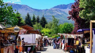 500 familias viven de la feria artesanal de El Bolsón