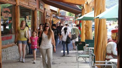 Comercios de La Angostura piden frenar el impuestazo del acuerdo fiscal