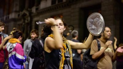 El ruido del descontento popular