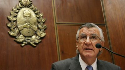 Gioja pidió un freno al «avance autoritario y neoliberal» del Gobierno nacional