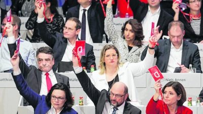 Socialdemócratas alemanes dan un sufrido «sí» a formar gobierno con Merkel