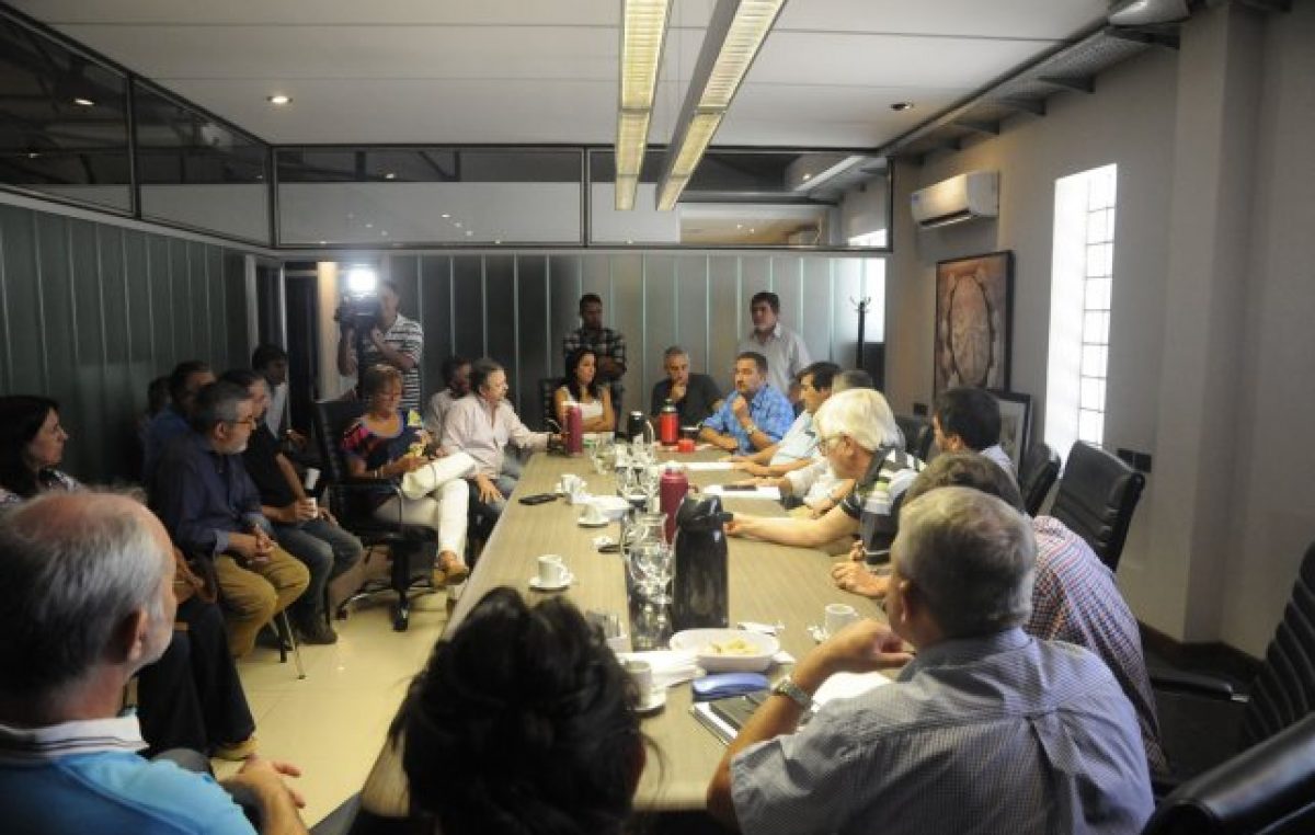 Santa Fe; Leoni aseguró que la provincia recibe presiones políticas y económicas de la Nación