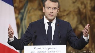 Macron anuncia una ley para combatir las noticias falsas