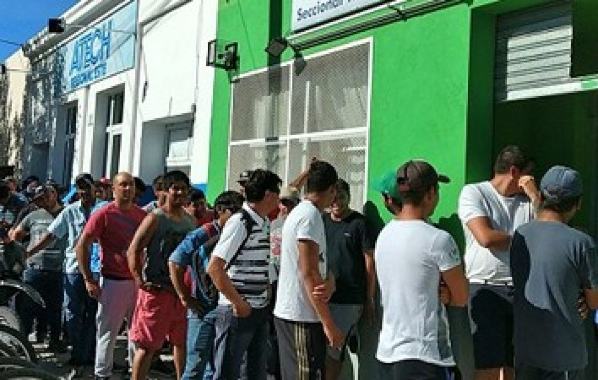 Hay más de mil desocupados de la UOCRA entre Madryn y el Valle