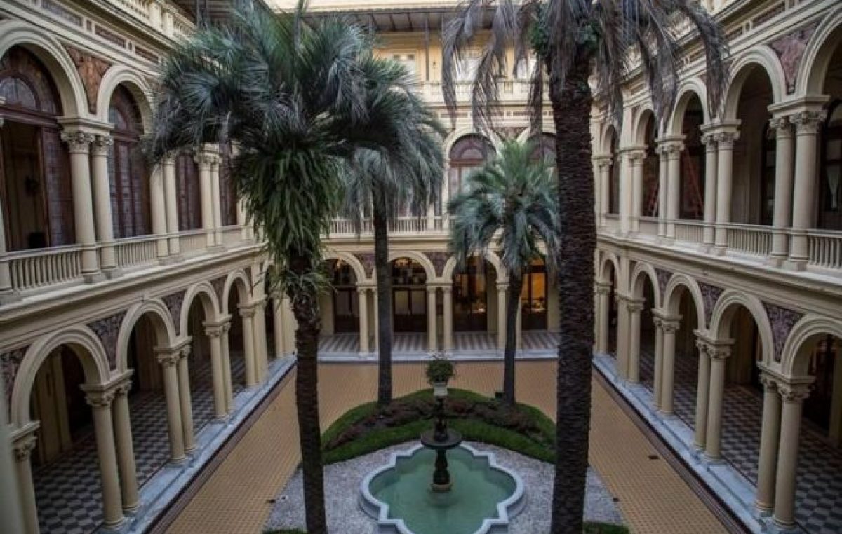 Insólito precio de una palmera para la Casa Rosada