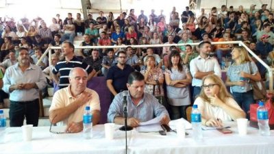 Los municipales de Bahía y el gobierno se pusieron de acuerdo y el titular del sindicato pidió disculpas