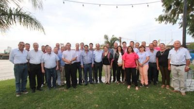 Intendentes radicales santafesinos unidos para pelear por mayores recursos