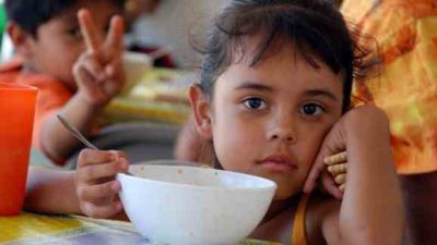 Unos 12 mil chicos siguen almorzando en verano en los comedores escolares de Rosario