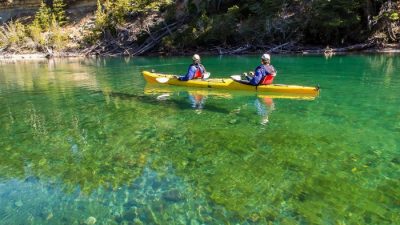 En kayak por el río Arrayanes