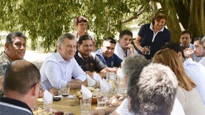 Una denuncia por el megadecreto