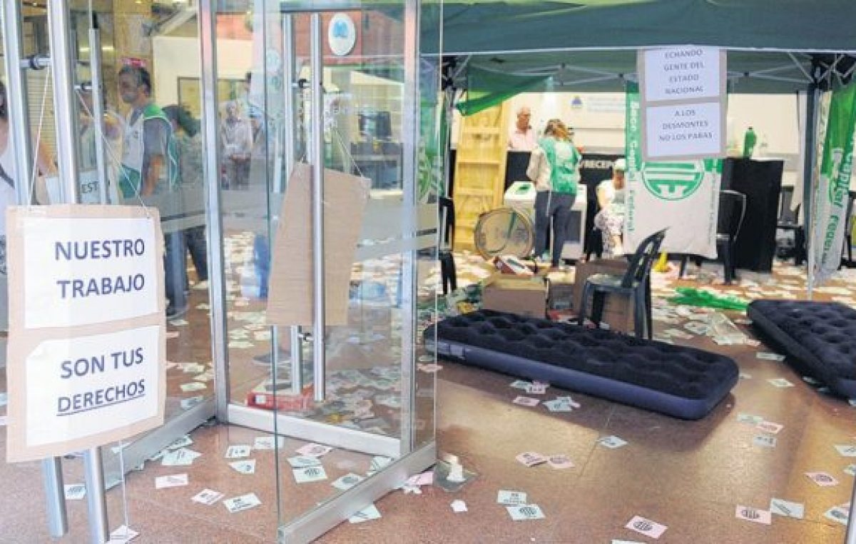 La policía al servicio de los despidos