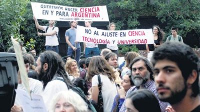Sigue la política de desfinanciar