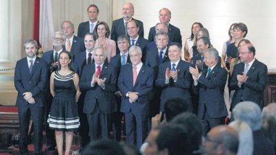 Piñera postula la educación como mercancía